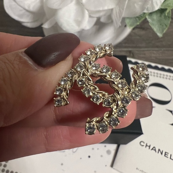 CHANEL Large Oversized Gold Crystal CC Logo Earrings - Picture 4 of 12